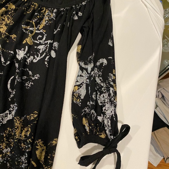 Super cute tunic with multi color design - Picture 4 of 4